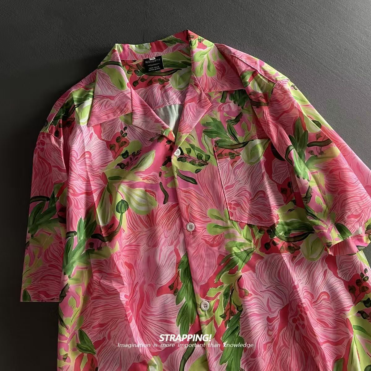 Summer Clothing H&M - Rosa Graffiti-Blumenmuster, kubanischer Kragen, Hawaii-Hemden für